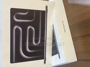 New Laptop Apple MacBook Pro 2025 M5 14-inch 16GB Apple M5 SSD 1T