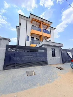 4bdrm Duplex in Surulere for sale