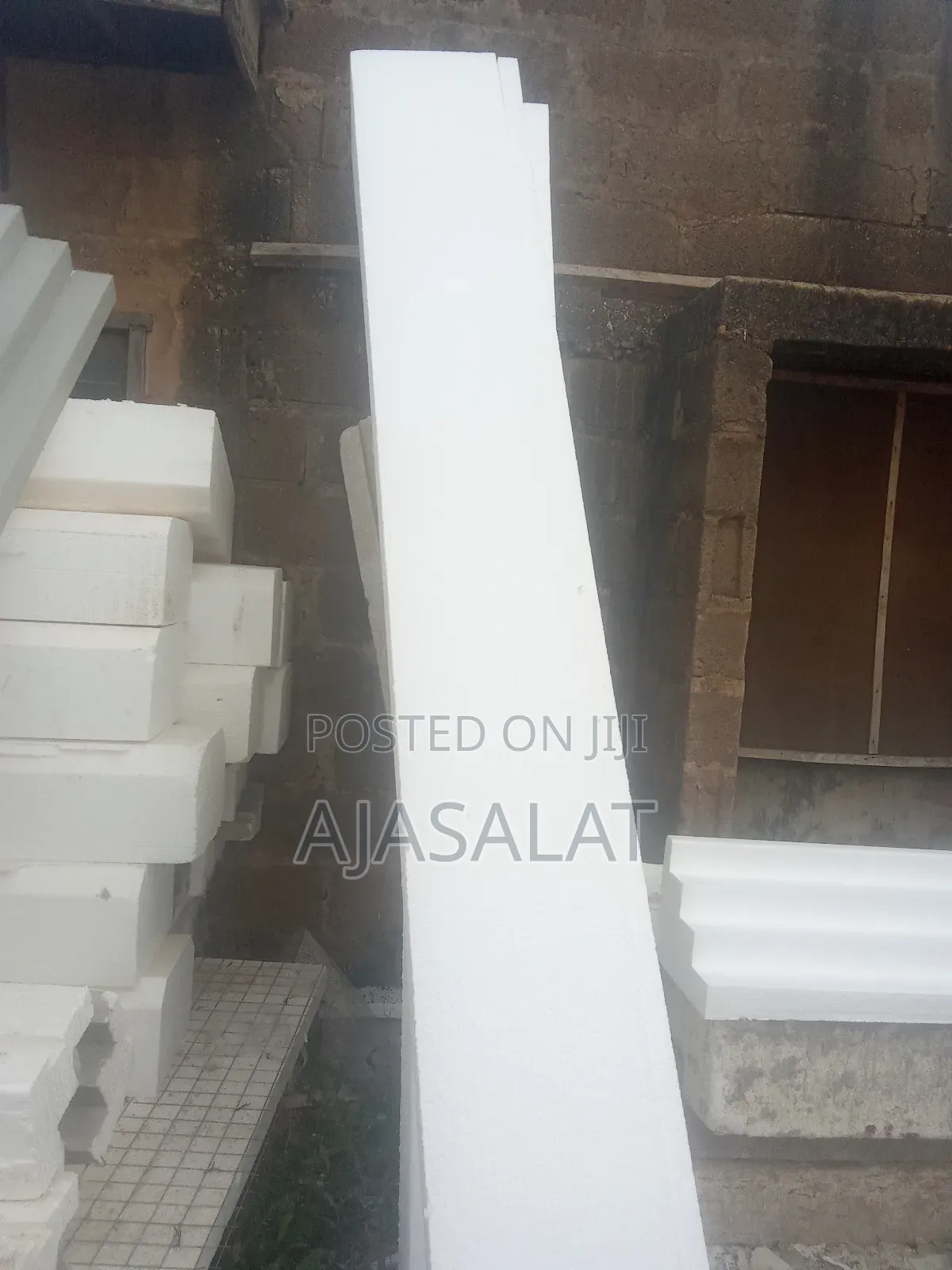 Polystyrene Bord and Parapet