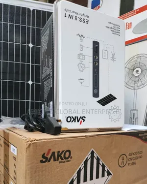 Built-in 1kwh (1000wh)/ 300watts Solar Generator System.
