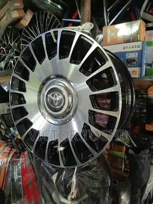17" Rotating Alloy Rim Toyota Latest Design