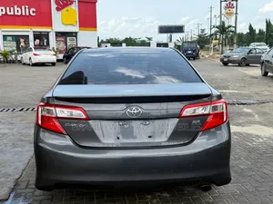 Toyota Camry SE 4dr Sedan (2.5L 4cyl 6A) 2014 Gray