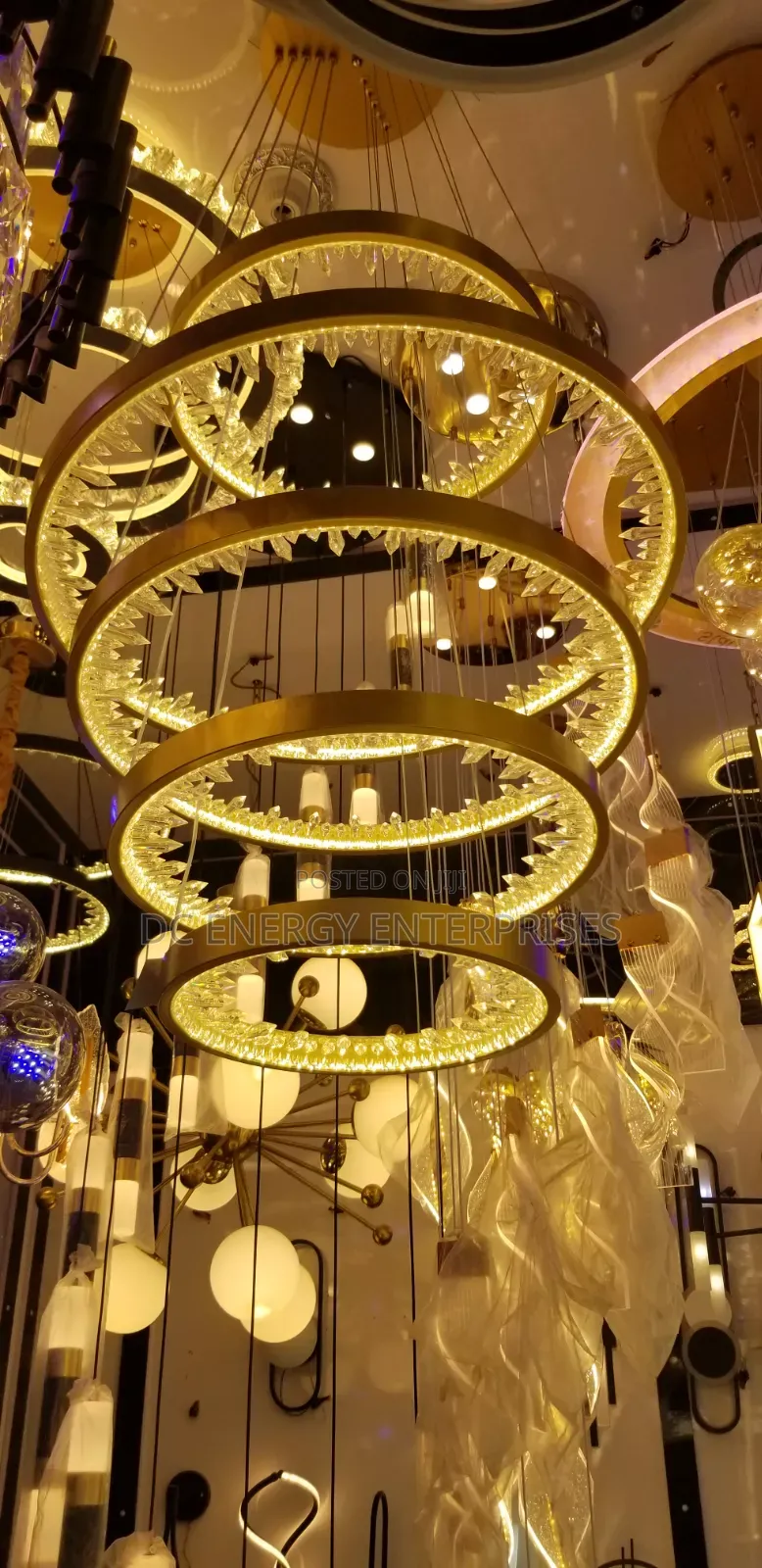 Luxurious Setting Room Chandelier