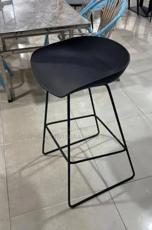 Bar Stool / High Stool