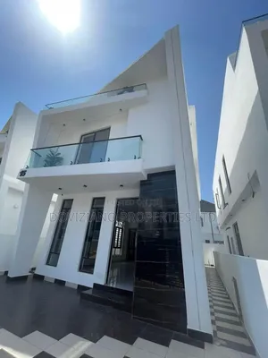 4bdrm Duplex in Chevron for sale