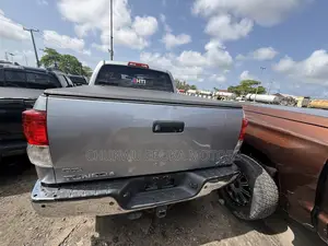 Toyota Tundra CrewMax 4x4 Platinum 5.7L V8 2013 Silver