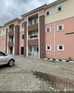 3bdrm Block of Flats in Off Stadium Road, Elekahia for rent