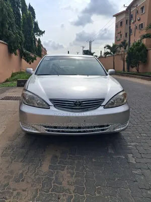 Toyota Camry LE 4dr Sedan (2.4L 4cyl 4A) 2004 Silver