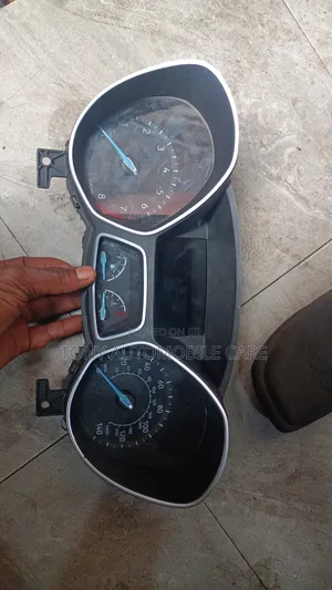 Speed Clock Ford Escape 2013