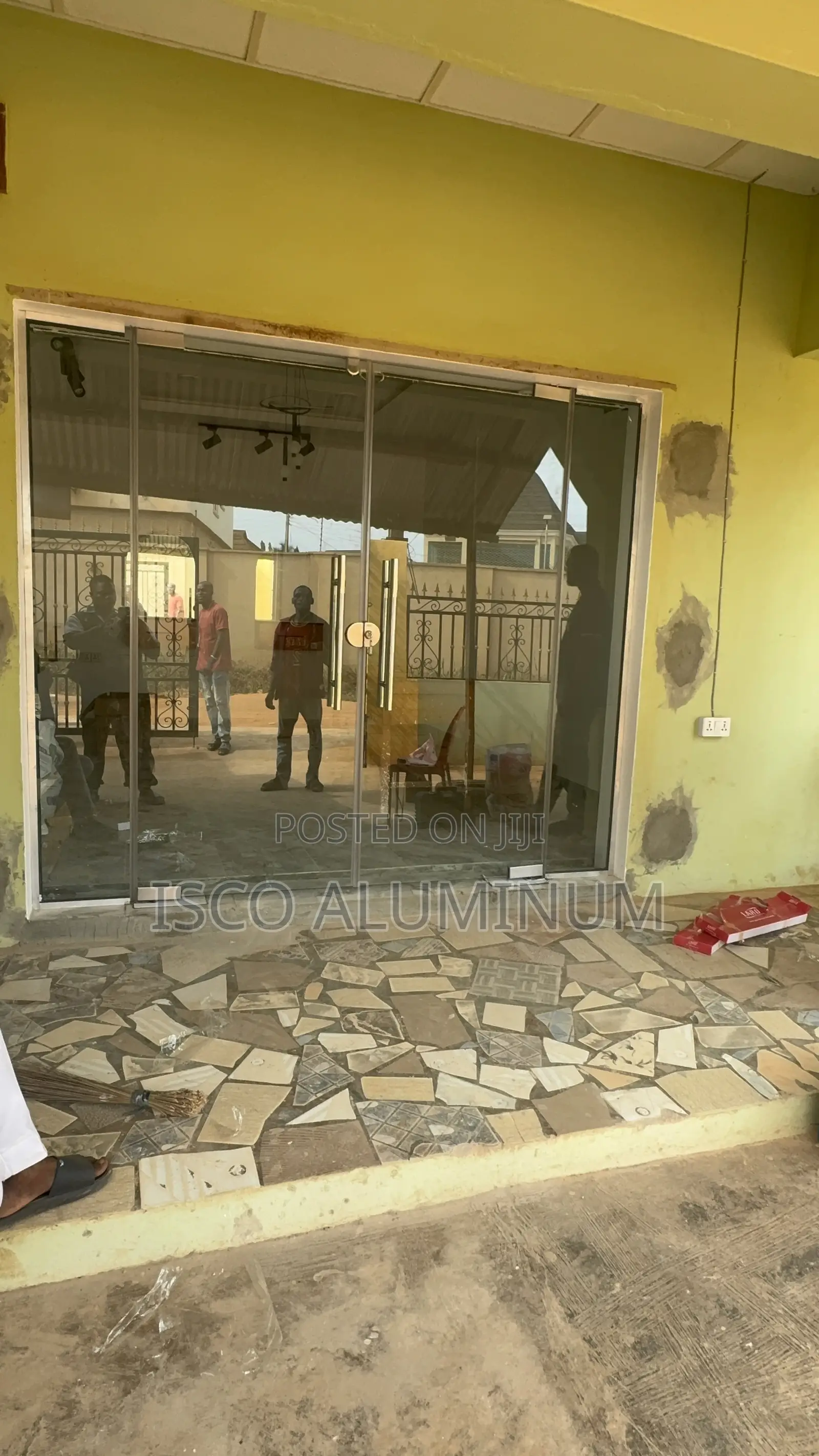 Frameless Door