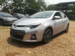 Toyota Corolla 2015 Silver