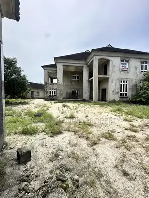 5bdrm House in Packland Estate, Okuru for sale