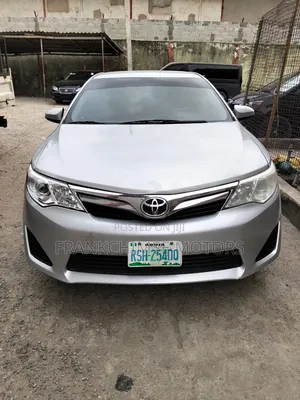 Toyota Camry LE 4dr Sedan (2.5L 4cyl 6A) 2013 Silver
