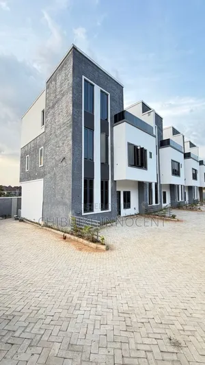 5 Bedroom Terrace Duplex Apartment in Apo Resettlement