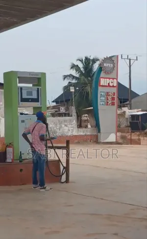 Functional Solar Powered Filling Station With 5 Pumps