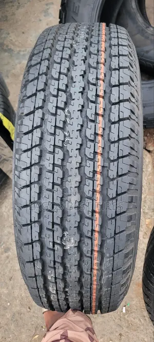 Original Bridgestone Dueler 255/70/18 - Heavy Duty/High Comfort