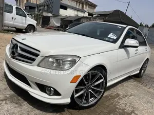 Mercedes-Benz C300 Luxury Sedan AWD (3.0L 6cyl 7A) 2008 White