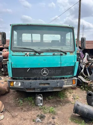 Mercedes Benz 814 Rigid Truck - Manual Injector