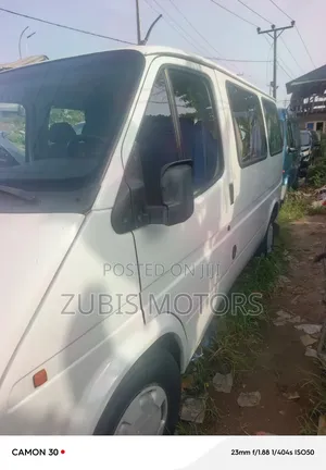 Ford Transit 2000 White