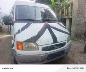 Ford Transit 2000 White