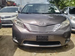 Toyota Sienna 2015 Gray