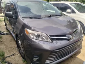 Toyota Sienna 2020 Gray