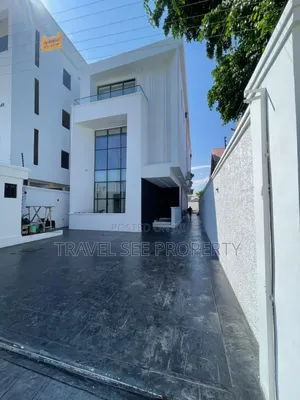 Furnished 4bdrm Duplex in Private Estate Lekki for sale