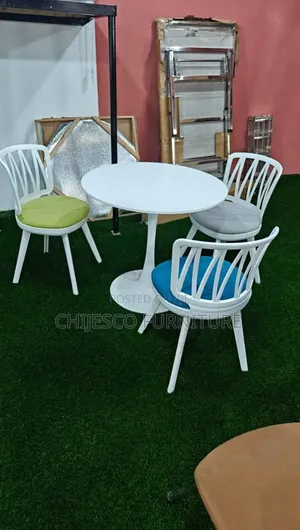 High Quality Restaurant Plastic Chairs and Table