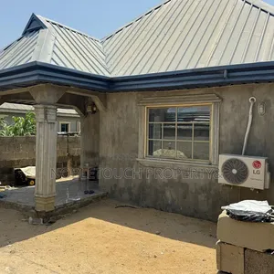 2bdrm Bungalow in Bomodeoku Along for sale