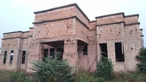 4 Bedroom Building