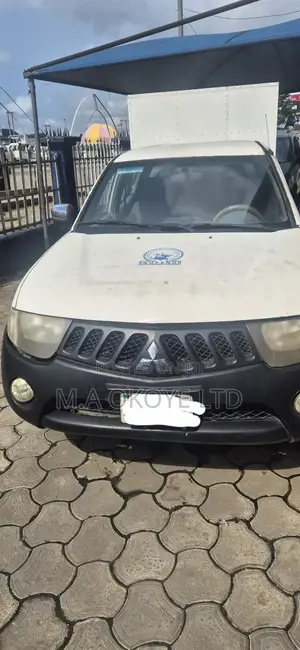 Mitsubishi L200 2008 White
