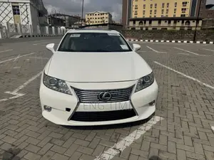 Lexus ES 2013 White