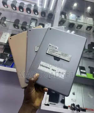 Apple iPad 9.7 32 GB Gray