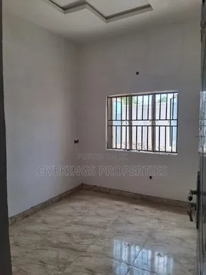 2bdrm Block of Flats in Tireadara, Akala Express for rent