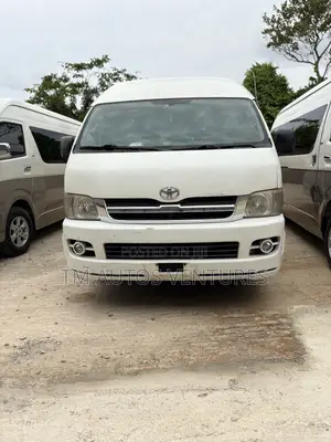 Toyota HiAce 2007 White
