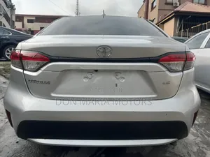 Toyota Corolla LE 2020 Silver