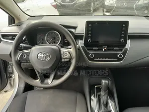 Toyota Corolla LE 2020 Silver