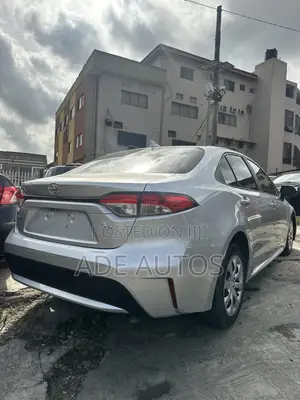 Toyota Corolla LE (1.8L 4cyl 2A) 2019 Silver