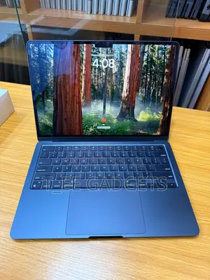 Laptop Apple MacBook Air 2024 M3 8GB Intel Core i7 SSD 256GB