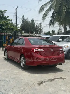 Toyota Camry SE 4dr Sedan (2.5L 4cyl 6A) 2012 Red