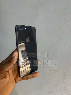 Apple iPhone 8 Plus 64 GB Black