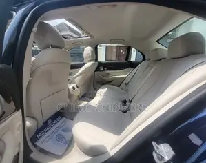 Mercedes-Benz E300 2018 Blue