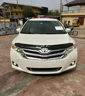 Toyota Venza XLE 2013 White