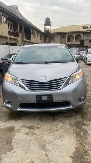 Toyota Sienna 2012 Gray