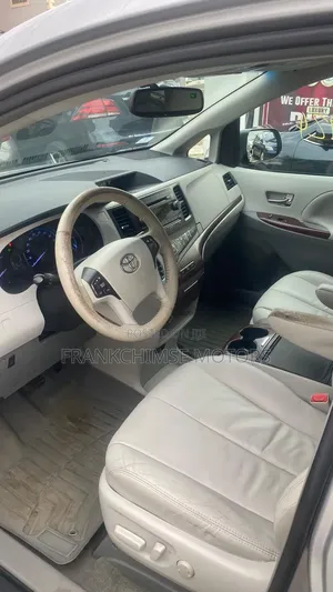Toyota Sienna 2012 Gray