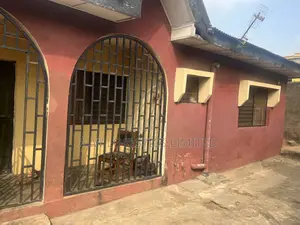 3bdrm Block of Flats in Salawu, Alakia for sale