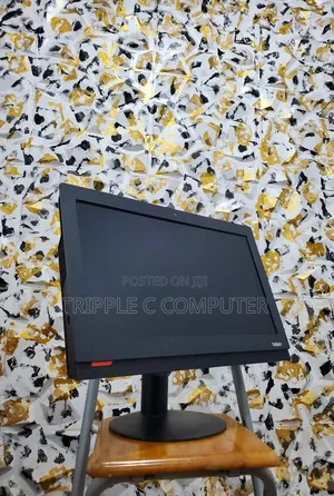 Desktop Computer Lenovo ThinkCentre M700 8GB Intel Core i5 HDD 1T