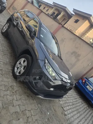Toyota RAV4 XLE 2021 Gray