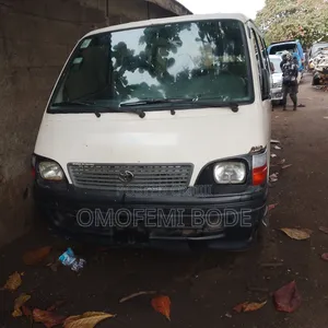 Toyota HiAce 1999 White