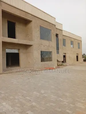 Warehouse for Rent Leveling 650 Capacity Storage